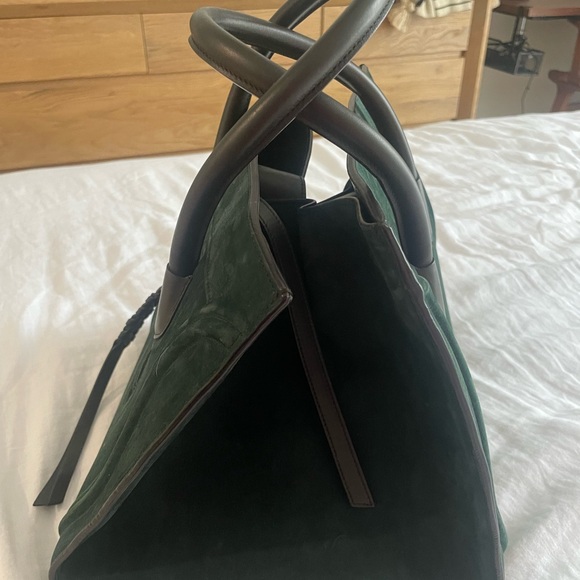 Large Celine Green Suede Phantom Bag - Like New condition - Picture 4 of 9